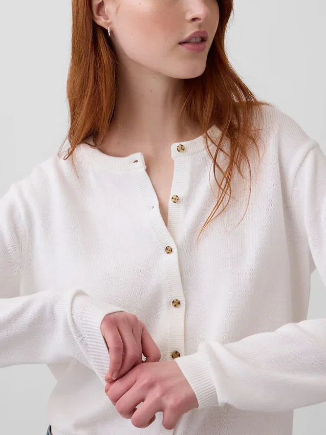 Cardigan corto dalla vestibilità comoda in 100% cotone