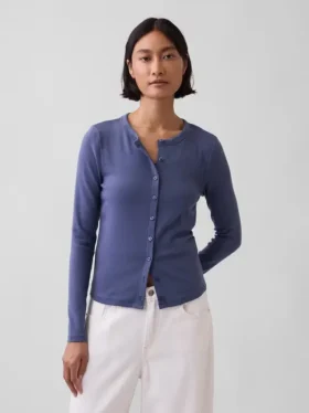 Cardigan moderno a girocollo