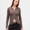 Cardigan moderno a girocollo