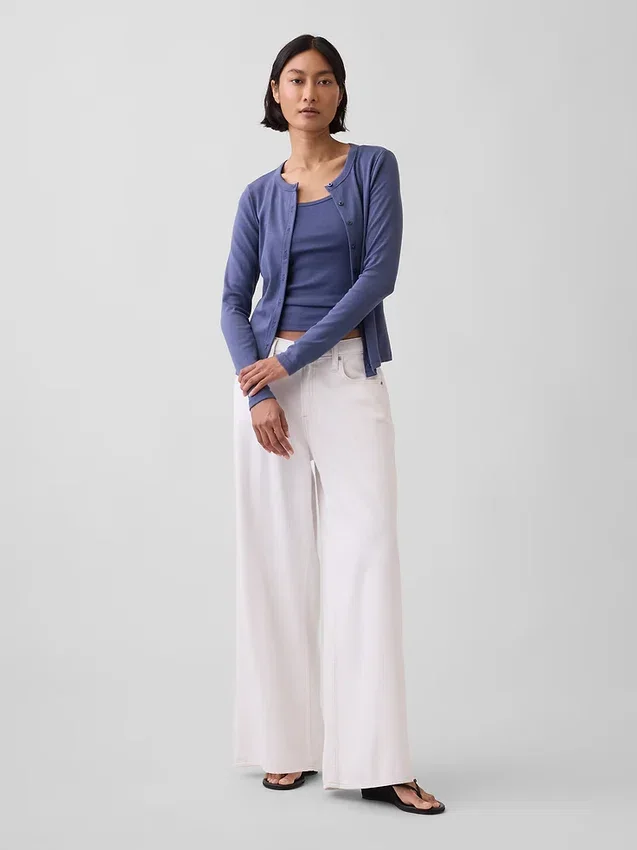 Cardigan moderno a girocollo