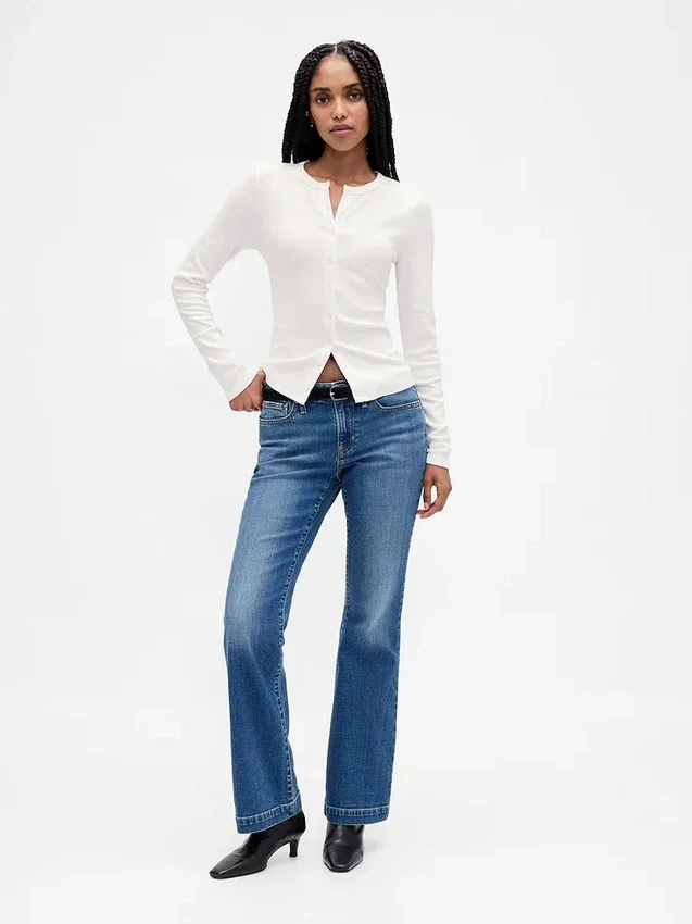 Cardigan moderno a girocollo