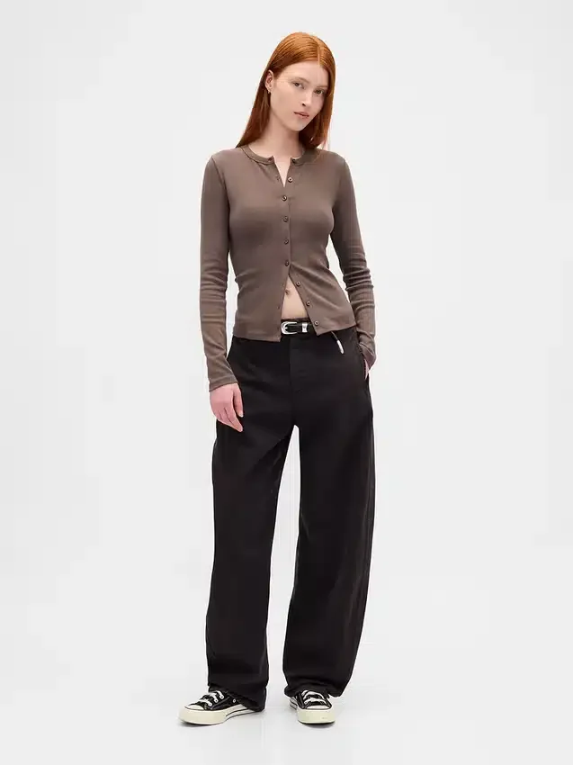Cardigan moderno a girocollo