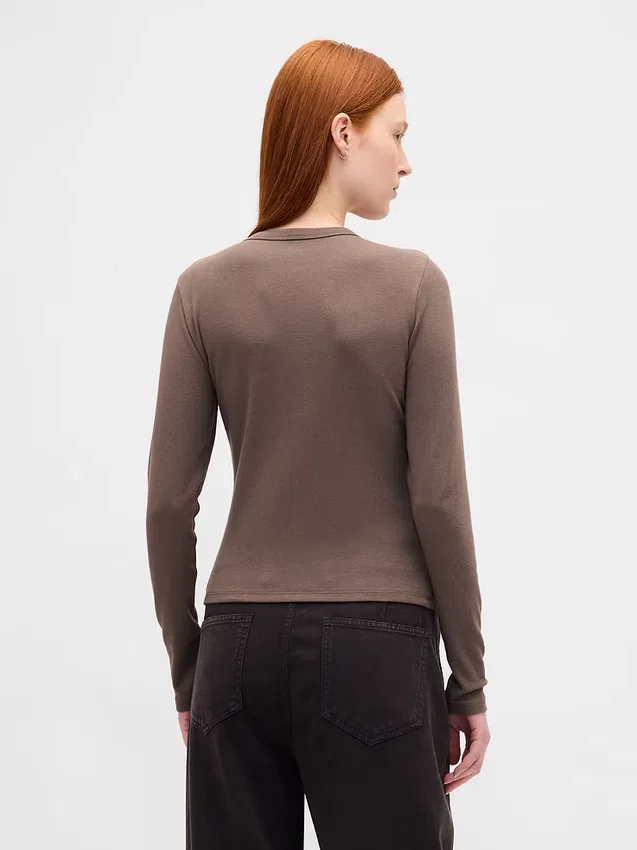 Cardigan moderno a girocollo