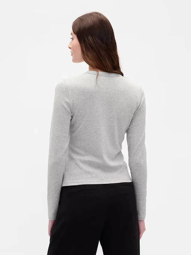 Cardigan moderno a girocollo