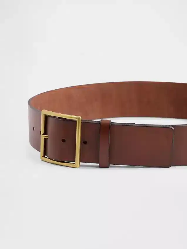 Cintura in pelle con fibbia quadrata