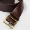 Cintura in pelle con fibbia quadrata