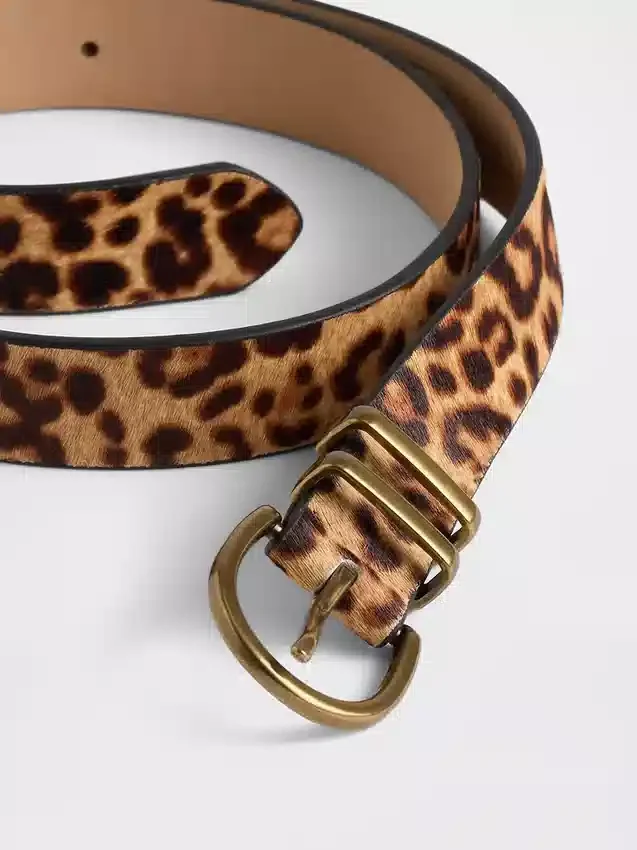 Cintura in pelle di vitello con stampa leopardata