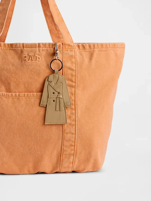 Ciondolo per borsa a forma di trench