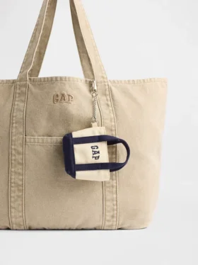 Ciondolo per borsa tote con logo