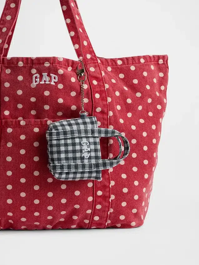 Ciondolo per borsa tote con logo