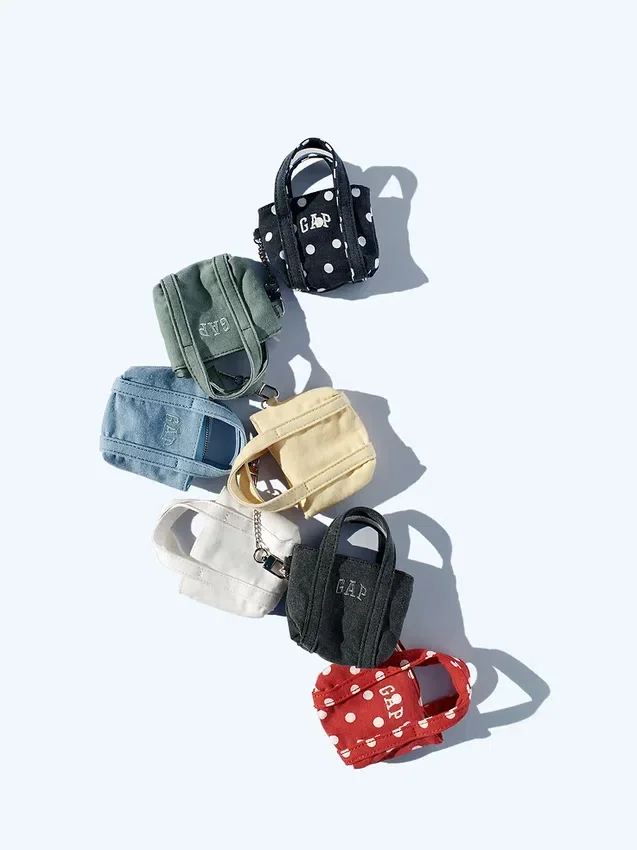 Ciondolo per borsa tote con logo