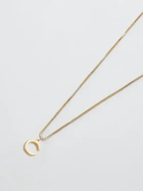 Collana Admiral Row con iniziale delicata in oro