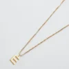 Collana Admiral Row con iniziale delicata in oro