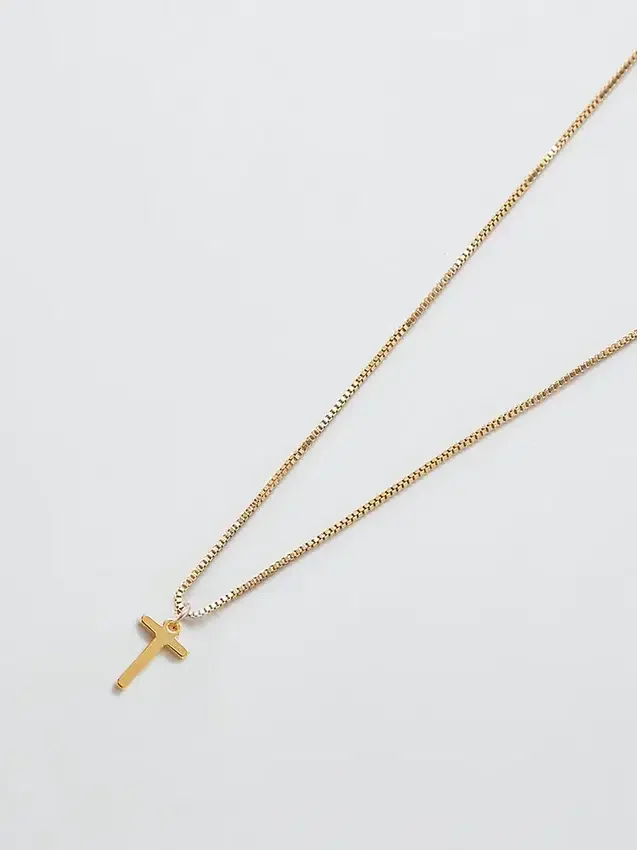 Collana Admiral Row con iniziale delicata in oro