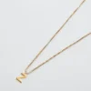 Collana Admiral Row con iniziale delicata in oro