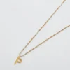 Collana Admiral Row con iniziale delicata in oro