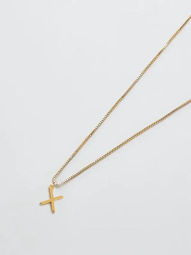 Collana Admiral Row con iniziale delicata in oro