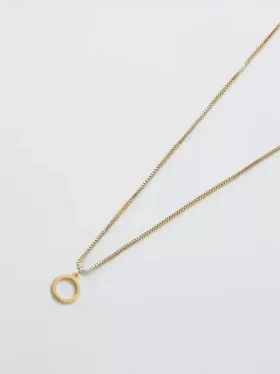 Collana Admiral Row con iniziale delicata in oro