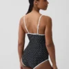 Costume da bagno con scollo rotondo