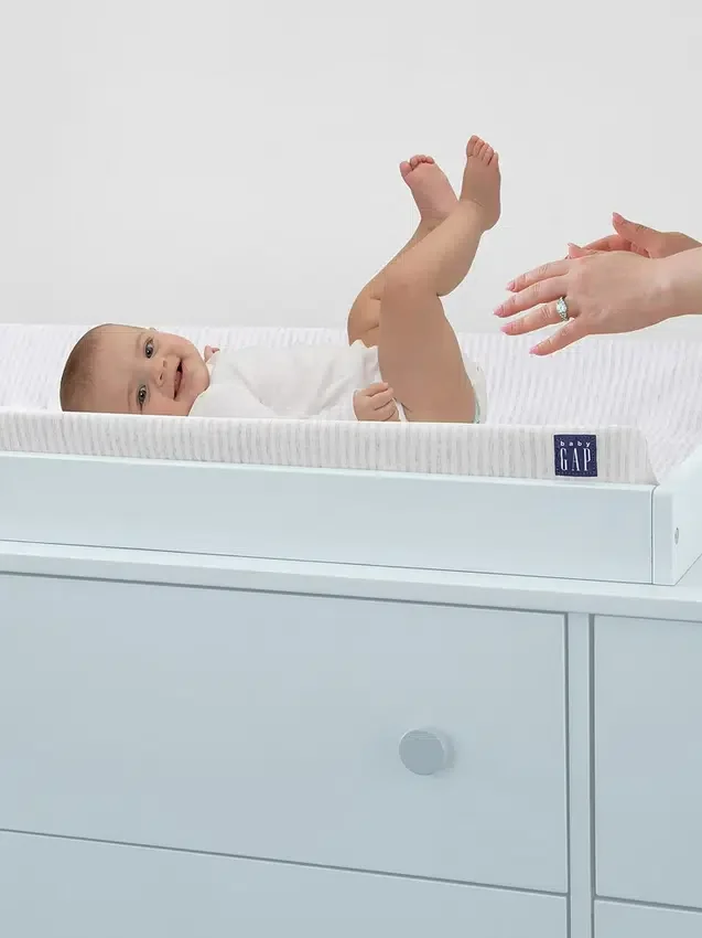 Fasciatoio sagomato babyGap con rivestimento rinfrescante