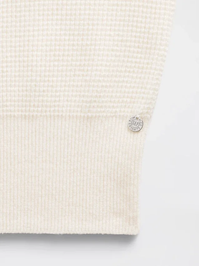 Felpa con cappuccio corta a trama waffle CashSoft GAP × Summer Fridays