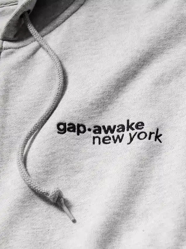Felpa con cappuccio GAP × Awake Ny in tessuto pesante oversize con logo e cerniera