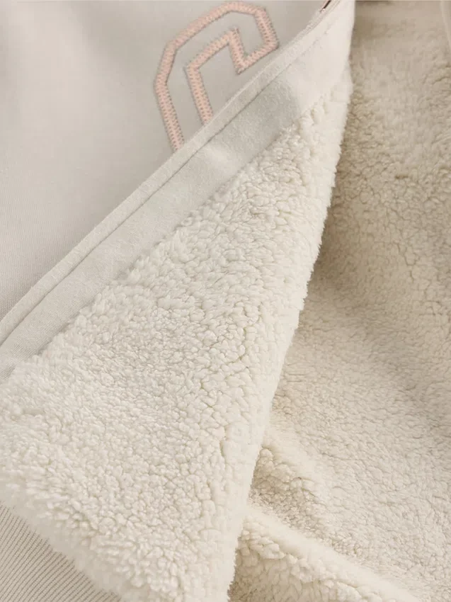 Felpa con cappuccio per bambini foderata in sherpa e logo grafico