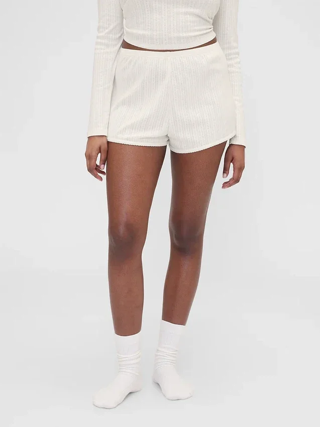 Gap × Summer Fridays: pantaloncini da pigiama in maglia pointelle