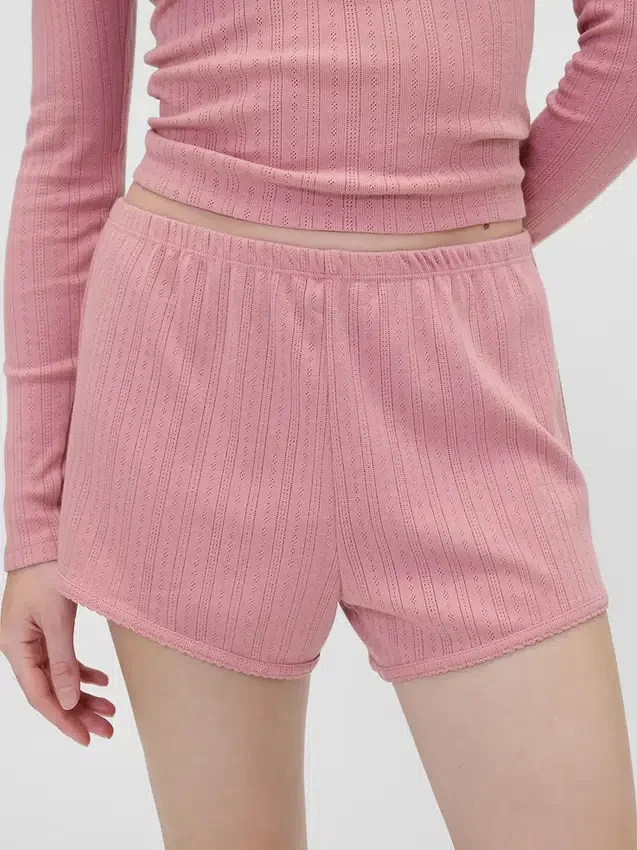 Gap × Summer Fridays: pantaloncini da pigiama in maglia pointelle