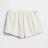 Gap × Summer Fridays: pantaloncini da pigiama in maglia pointelle