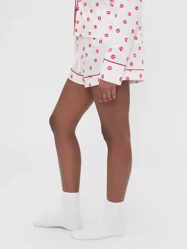 Gap × Summer Fridays Pantaloncini da pigiama in popeline con stampa "Kiss"