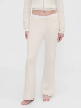 GAP × Summer Fridays Pantaloni a zampa in maglia a nido d’ape CashSoft
