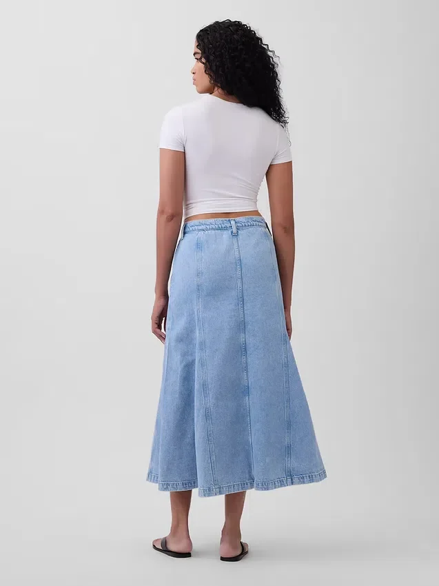 Gonna lunga in denim con cuciture e abbottonatura frontale