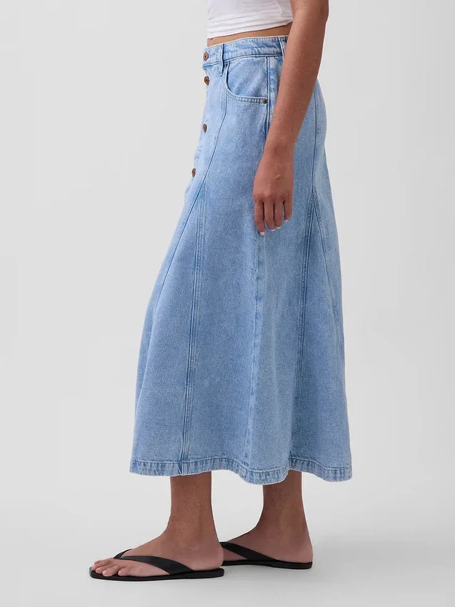 Gonna lunga in denim con cuciture e abbottonatura frontale