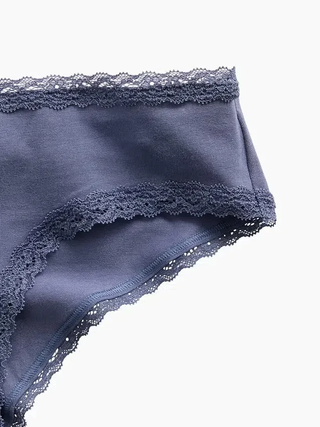 Hipster cheeky in morbidissimo cotone biologico elasticizzato con bordi in pizzo