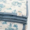 Il tappetino da gioco trapuntato “Gilded Bird Spring Toile”