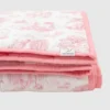 Il tappetino da gioco trapuntato “Gilded Bird Spring Toile”