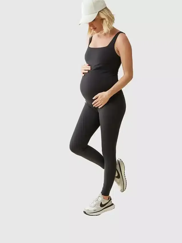 Ingrid e Isabel: tuta sportiva premaman lunga nera