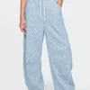 Jeans a cavallina a vita media in denim ultra morbido a righe