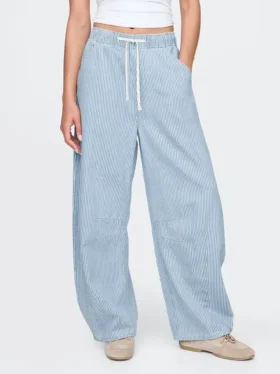Jeans a cavallina a vita media in denim ultra morbido a righe