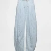 Jeans a cavallina a vita media in denim ultra morbido a righe