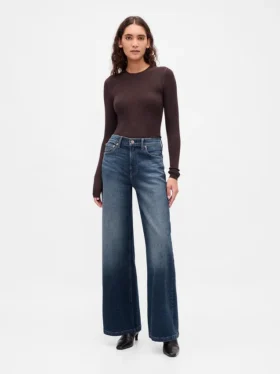 Jeans a vita alta con gamba larga