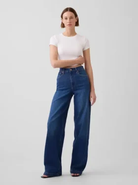 Jeans a vita alta con gamba larga
