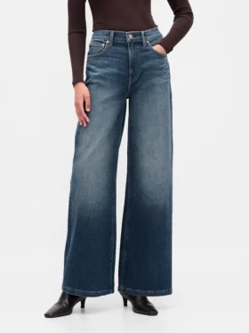 Jeans a vita alta con gamba larga