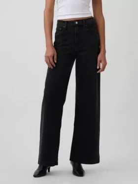Jeans a vita alta con gamba larga