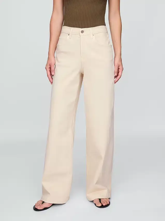 Jeans a vita alta con gamba larga