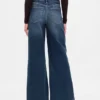 Jeans a vita alta con gamba larga