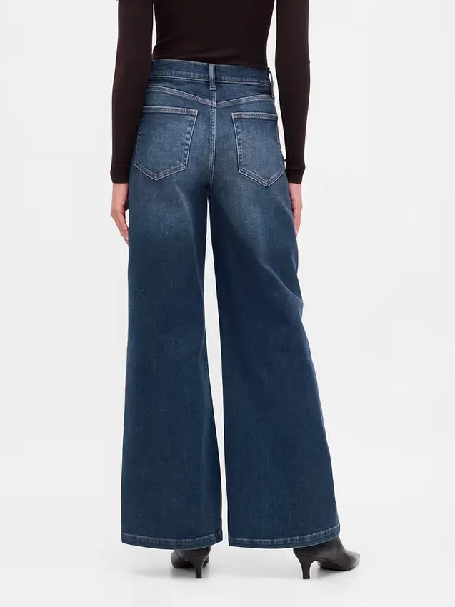 Jeans a vita alta con gamba larga