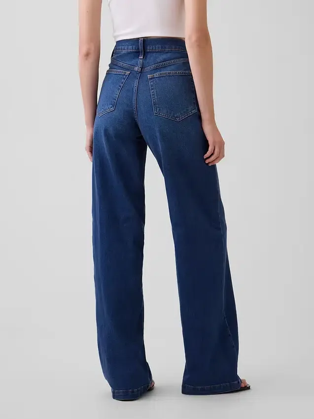 Jeans a vita alta con gamba larga