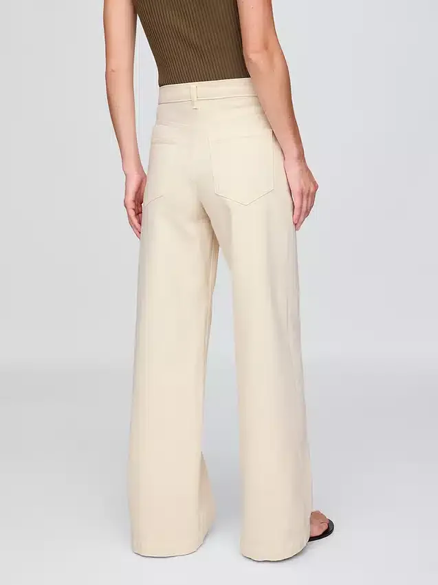 Jeans a vita alta con gamba larga